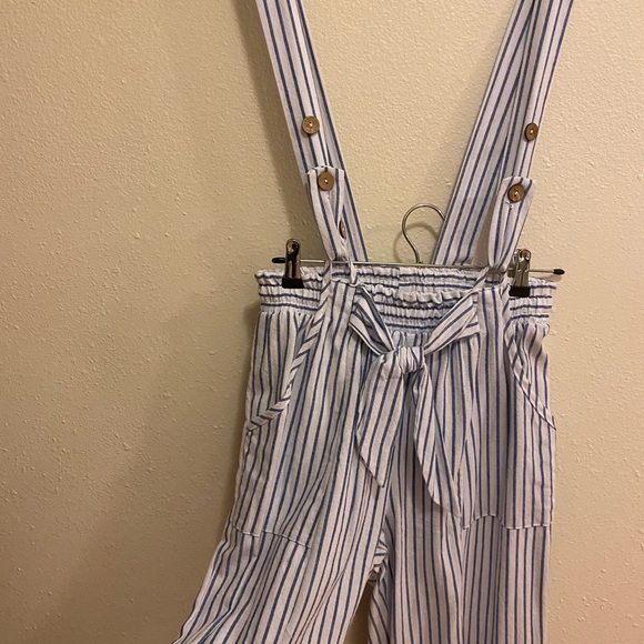 💙🤍 Adjustable straps. - Picture 5 of 6